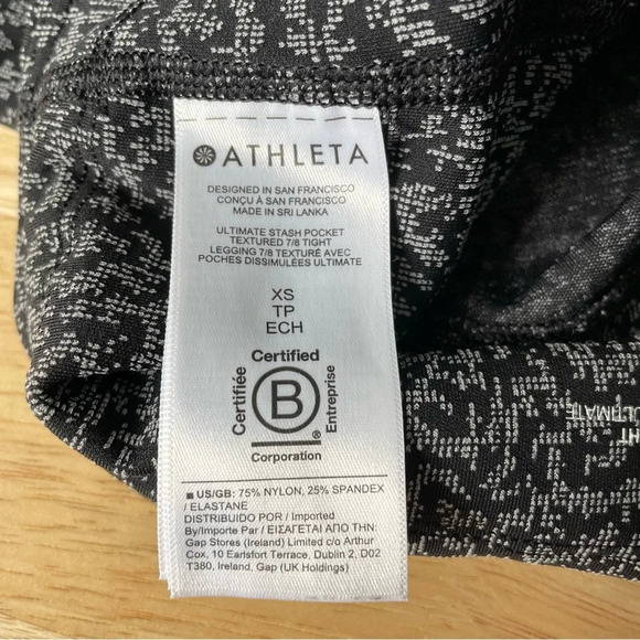Athleta Ultimate Stash Pocket Textured 7/8 Tight - 29293 - Picture 13 of 16